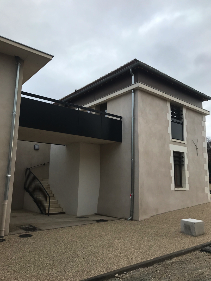 LOGEMENTS GROUPES ET MEDIATHEQUE